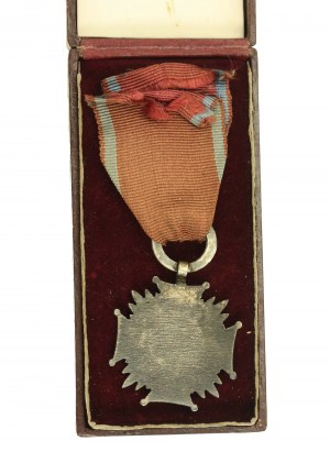 Srebrny Krzyż Zasługi RP -srebro (wczesny okres powojenny). Wyk. Caritas/Grabski