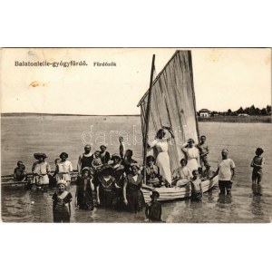 Balatonlelle-gyógyfürdő, fürdőzők vitorlás csónakkal. Wollák József utódai kiadása 15-1916. (Rb...