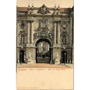 Budapest I. Kapu a várudvarra (épület Ferenc József uralkodása alatt). Taussig Arthur 3038.