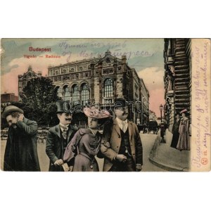 1906 Budapest V. Fővárosi vigadó. Montázs urakkal és hölgyekkel (szakadás / tear)