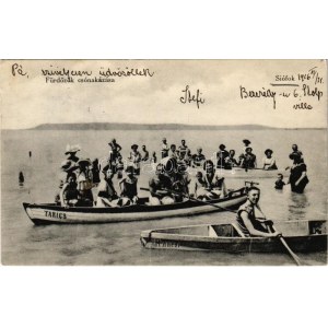 1916 Siófok, fürdőzők csónakázása, Tarics és Manczi csónakok. Elkán Ármin kiadása (fa...