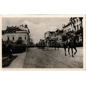 1940 Kolozsvár, Cluj; bevonulás, Horthy Miklós, magyar zászlók, Gilovics Papszt. Sárai E. 67. ...