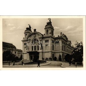 1942 Kolozsvár, Cluj; Nemzeti színház magyar zászlókkal és címerrel ...