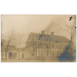 1911 Csütörtök, Csötörtök, Stvrtok; Kastély szálló és kapuja / castle hotel and entry gate. photo (fl...