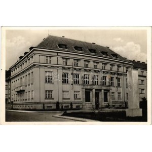 1940 Ungvár, Uzshorod, Uzhhorod, Uzhorod; Nemzeti bank, emlékmű / bank, monument