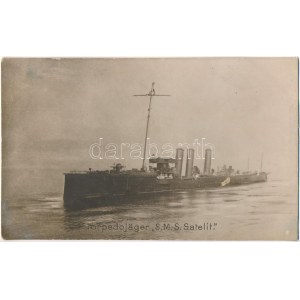 SMS Satellit az Osztrák-Magyar Monarchia Satellit-osztályú torpedóhajója (őrhajója) (három új kéménnyel amit 1913...