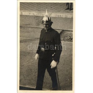 1931 Ungarn, Station Policeman / Magyar rendőr. photo