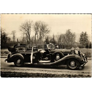 Hitlers persönlicher Paradewagen. Herstellung: 1942 / Hitler's personal parade car. Manufactured in 1942 ...