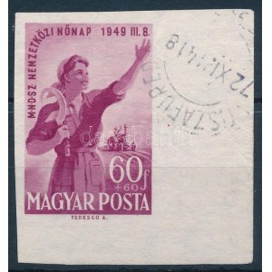 1949 Nőnap I. ívsarki vágott bélyeg (10.000) (ránc) / Mi 1036 imperforate corner stamp (crease)