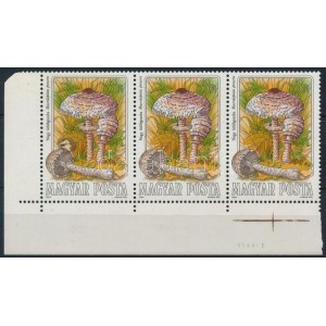 1984 Gombák 3Ft ívsarki hármascsík, benne lyukas levél lemezhiba (25.000) ...