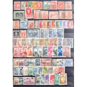 Világ gyűjtemény része 24 lapos, jó állapotú zöld Henzo berakóban, benne kb 50 ország és kb 1800 db bélyeg ...