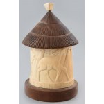 Keleti csont és ébenfa dobozka, állat figurákkal. d: 10 cmm m: 19 cm XX. sz. eleje. ...