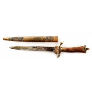 Antik vadásztőr. Réz keresztvas, hüvely, figurális díszítéssel, csont markolattal. 36 cm / Antique hunter dagger...