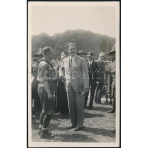 1938 Habsburg Ottó (1912-2011) egykori trónörökös, politikus egy cserkésztábori látogatásáról készített fotó...