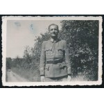 1944. november 21. Budapesti Karhatalmi Század katonai igazolványa és fotó a katonáról