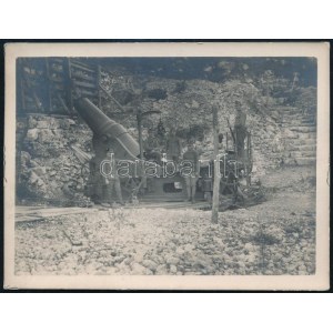 cca 1916 Mozsárágyú tüzelésre készen fedezékben, fotó, jó állapotban, 9×12 cm