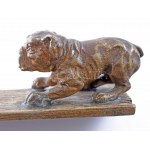 1915 Buldog katonai sapkákkal, bronz emlék, h: 13,5 cm