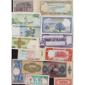 Lot of World paper money: Italy, Argentina, Belarus, Poland, Sudan, Japan, Somalia, Iraq, Hungary, Colombia, Indonesia,