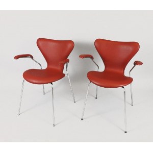Zestaw 4 krzeseł, proj. Arne JACOBSEN (1902-1971) model 3207 - seria 7