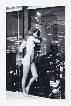 Helmut Newton (1920-2004), Patti Hansen over Manhattan, 1977