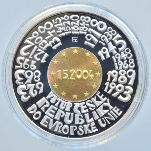 ČR 1993-, 2500 Kč 2004 - vstup České republiky do Evropské unie, Au 0.9999, 7.776g, 16 mm, Ag 0,9999, 23.328g, 40 mm, nep.oxidační skvrnky, kapsle, etue, certifikát