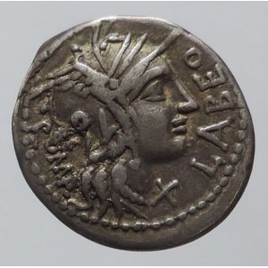 Quintus Fabius Labeo, denár 124 př.Kr. , denár 124 př.Kr., hlava Romy v přílbě / Jupiter v quadrize, pod koni lodní příď