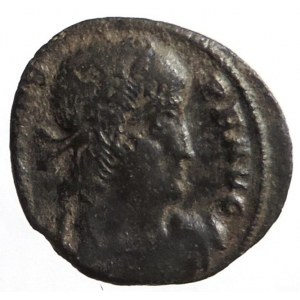 Constantius, caesar 324-337, augustus 337-361, AE 16mm, rv: dvě Victorie stojící proti sobě, drží věnec a palmovou ratolest