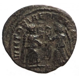 Constantius, caesar 324-337, augustus 337-361, AE 16mm, rv: dvě Victorie stojící proti sobě, drží věnec a palmovou ratolest