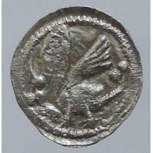 Václav III. 1301-1305, denár trůnící král čelně/ harpyje, Huszár 434a R