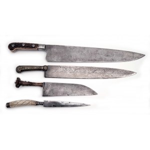 Tři porcovací nože a dýka