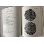 Katalog Medali Polskich z wystawy w Paryżu w 1971 roku wraz z zaproszeniem od Valery Giscard D'estaing.