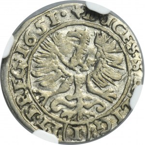 Slezsko, knížectví Legnicko-Brzesko-Wołowski, Jerzy III Brzeski, Ludwik IV Legnicki a Chrystian Wołowski, 1 Krajcar Brzeg 1651 - VELMI vzácné - NGC VF35