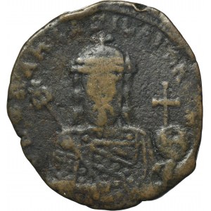 Cesarstwo Bizantyńskie, Konstantyn VII i Roman I, Follis