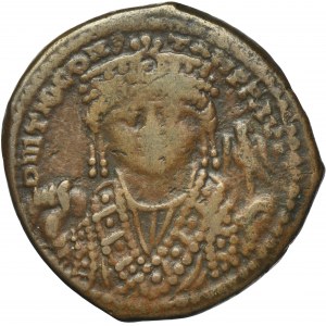 Cesarstwo Bizantyńskie, Tyberiusz II Konstantyn, Follis