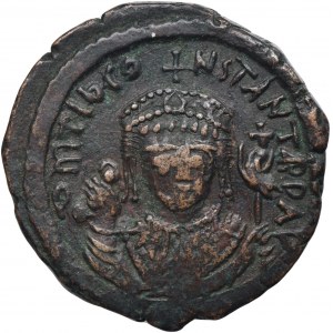 Cesarstwo Bizantyjskie, Tyberiusz II Konstantyn, Follis