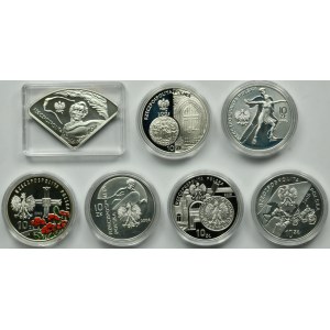 Set, 10 gold 2002-2006 (7 pieces).