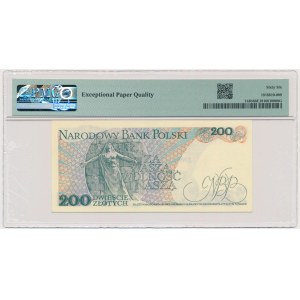 200 gold 1982 - CM - PMG 66 EPQ