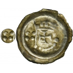 Teutonic Order, Bracteate - Arm with a pennant - RARE, four pellets