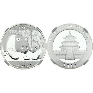 China 10 Yuan 2011 Panda. Obverse: Temple of Heaven with the country name above and the date below. Reverse...