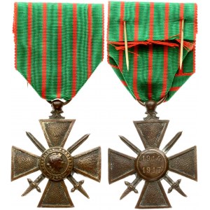 France Military Medal Cross of War 1914/1917. Bronze. Weight approx: 18.74 g. Diameter: 45x37 mm.