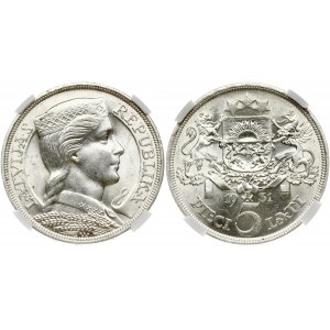 Latvia 5 Lati 1931. Obverse: Crowned head right. Reverse: Arms with supporters above value. Edge Description: DIEVS **...
