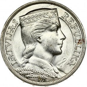 Latvia 5 Lati 1931. Obverse: Crowned head right. Reverse: Arms with supporters above value. Edge Description: DIEVS **...