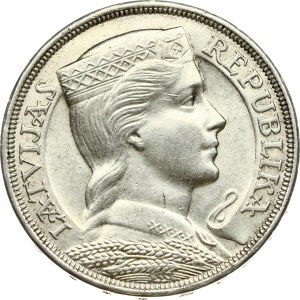 Latvia 5 Lati 1931 Obverse: Crowned head right. Reverse: Arms with supporters above value. Edge Description: DIEVS **...