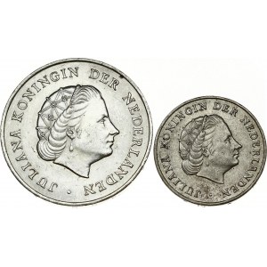 Netherlands Antilles 1 & 2½ Gulden 1964 Juliana (1948-1980). Obverse: Queen Juliana. Reverse: Crowned Dutch shield...