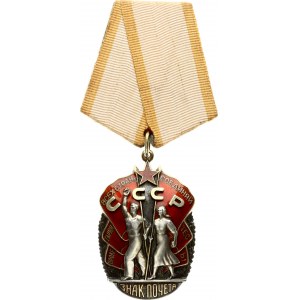 Russia USSR Order of the 'Badge of Honor' (20th Century) The Order of the Badge of Honor has the shape of an oval...