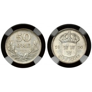 Sweden 50 Öre 1914 Gustaf V(1907-1950). Obverse: Three small crowns within crowned shield divides date. Reverse...