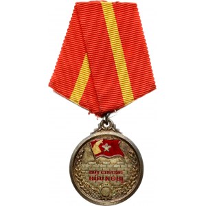 Vietnam Medal Friendship Decoration (20th Century). A circular bronze gilt medal, the obverse bears a red enamel flag...