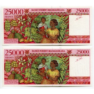 Madagascar 2 x 25000 Francs / 5000 Ariary 1998 - 2003 Consecutive numbers