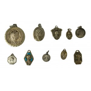 Medaliki pamiątkowe z Lourdes, różne wzory, 10 sztuk [97]