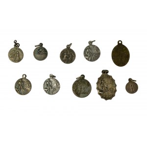 Medaliki z przedstawieniem św. Huberta, patrona myśliwych, lesników, jeźdźców, różne wzory, 10 sztuk [111]